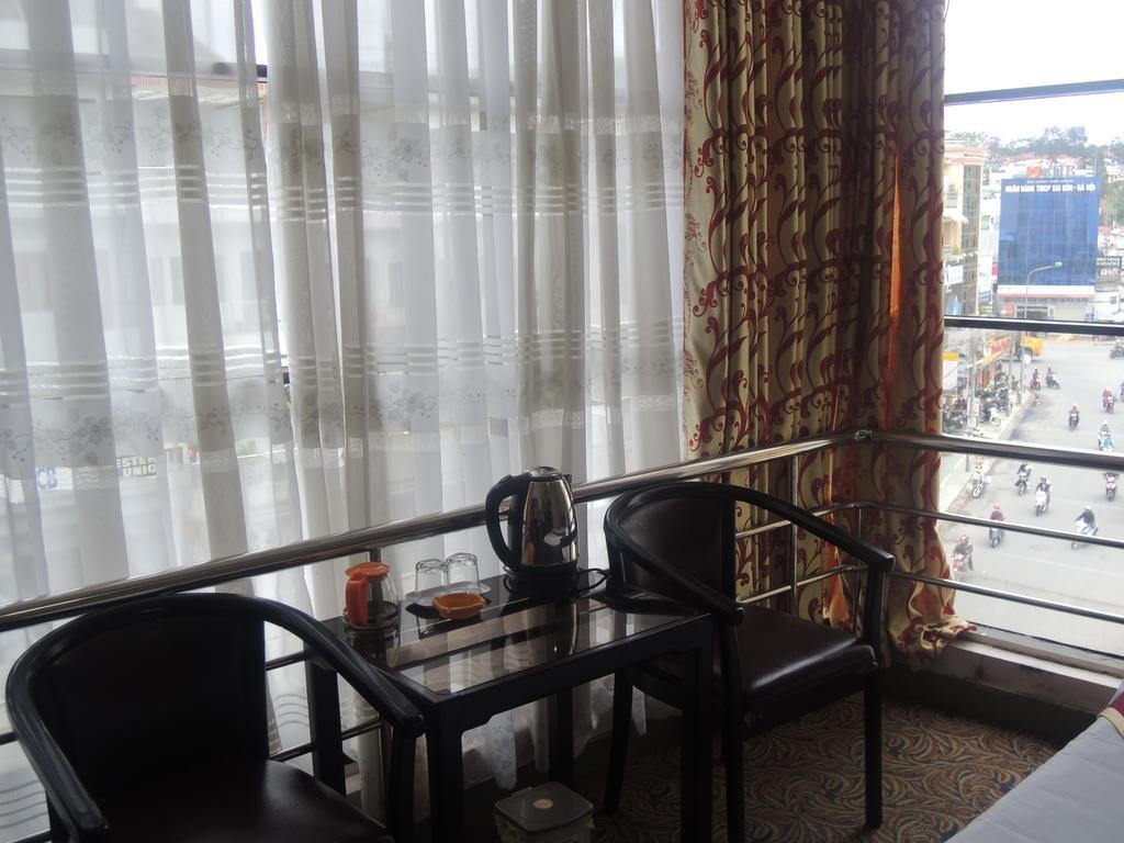 Y Lan Hotel Da Lat Exterior photo